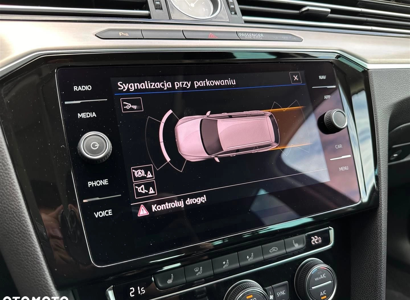 Volkswagen Passat cena 94900 przebieg: 106800, rok produkcji 2018 z Krasnystaw małe 742